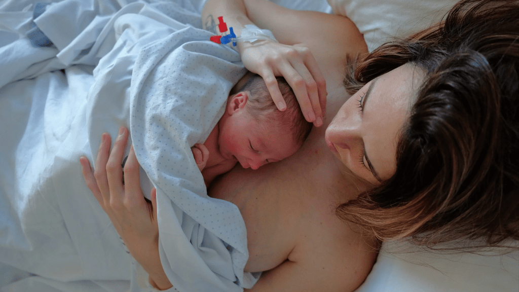 skin to skin after birth helps mother too